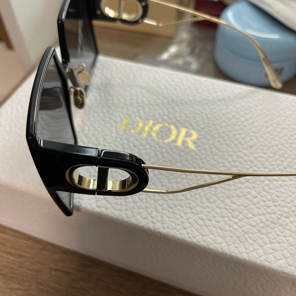 Christian Dior Sunglasses - Picture 2 of 4